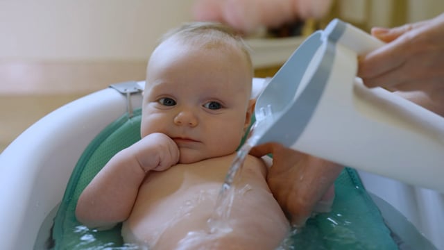 How to Give Your Baby a Tub Bath